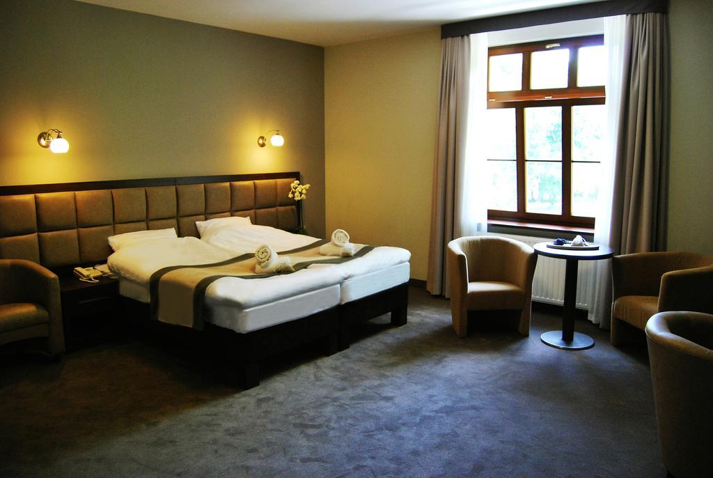 Dwór Spalice SPA Residence&Restaurant Lawendowa Restauracja Oleśnica Habitación foto