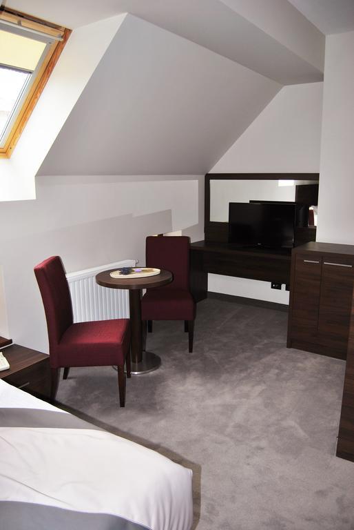Dwór Spalice SPA Residence&Restaurant Lawendowa Restauracja Oleśnica Habitación foto